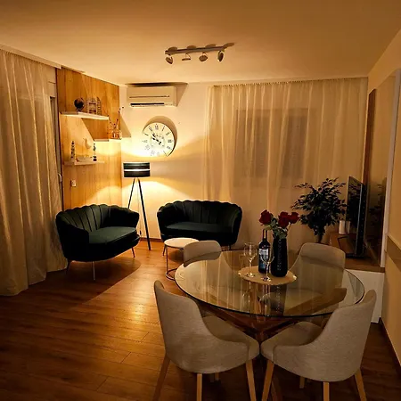 Sea Paradise Apartment *